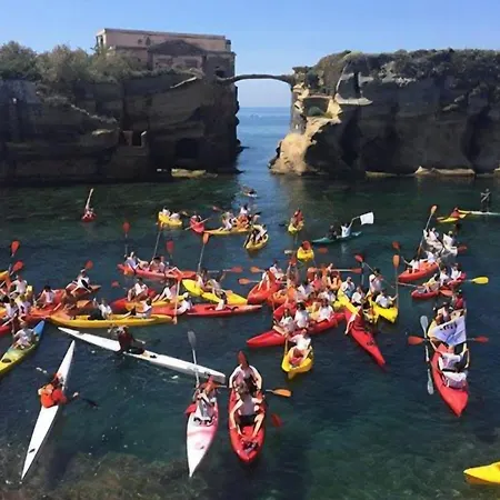 Sottosopra Chiaia شقة