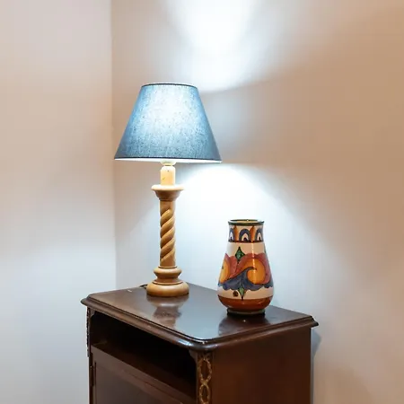 Apartment Sottosopra Chiaia Naples