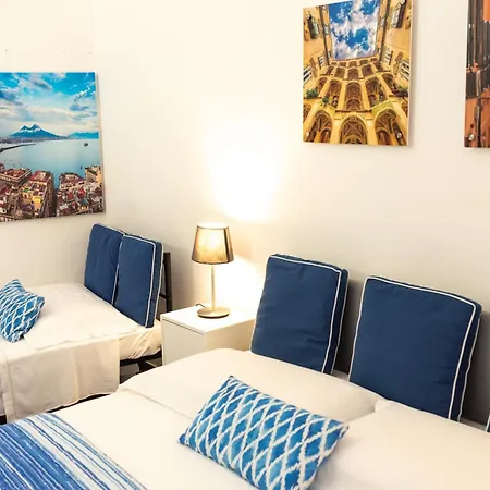 Sottosopra Chiaia 公寓