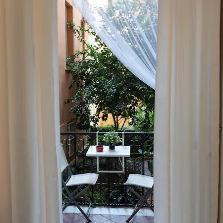 Sottosopra Chiaia 公寓