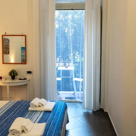 Sottosopra Chiaia Apartmán *